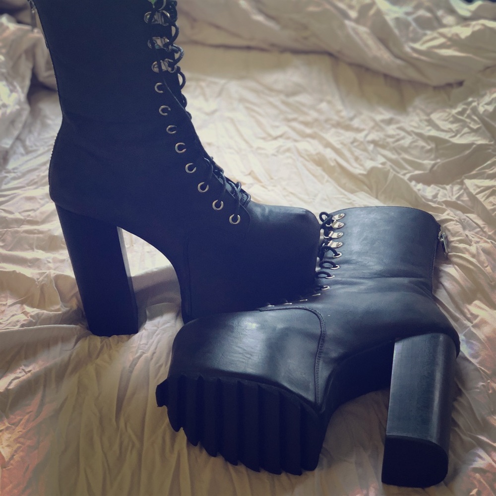 Size 9 Current Mood Nola boots